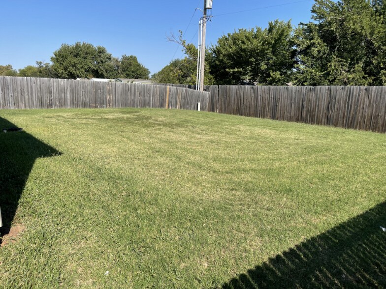 Building Photo - 3405 SE 94th St