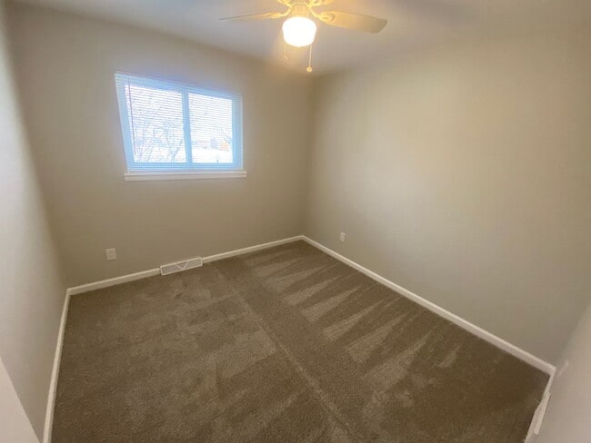 Building Photo - Updated Ranch Style Home