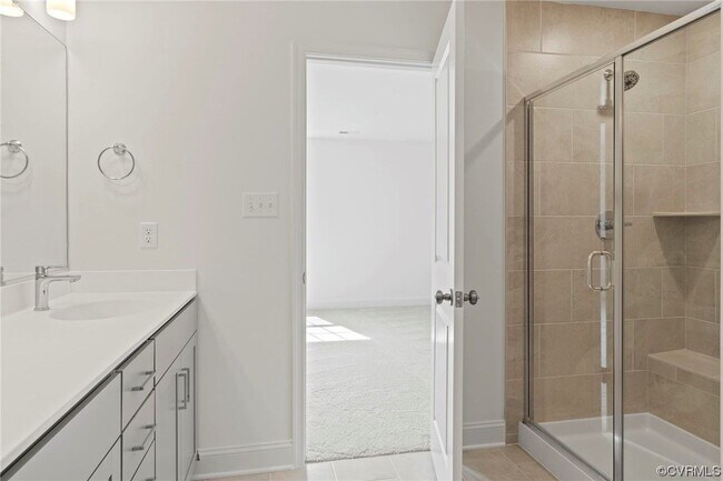 Building Photo - 13808 Village View Dr