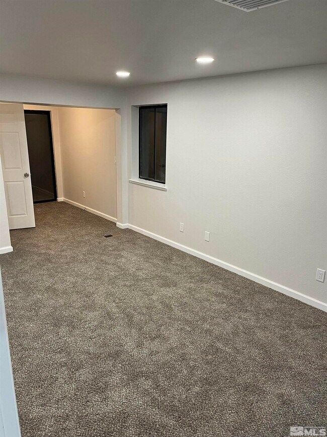 Building Photo - 6900 Sunkist Dr