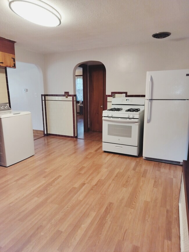 Building Photo - 128 Fanning St