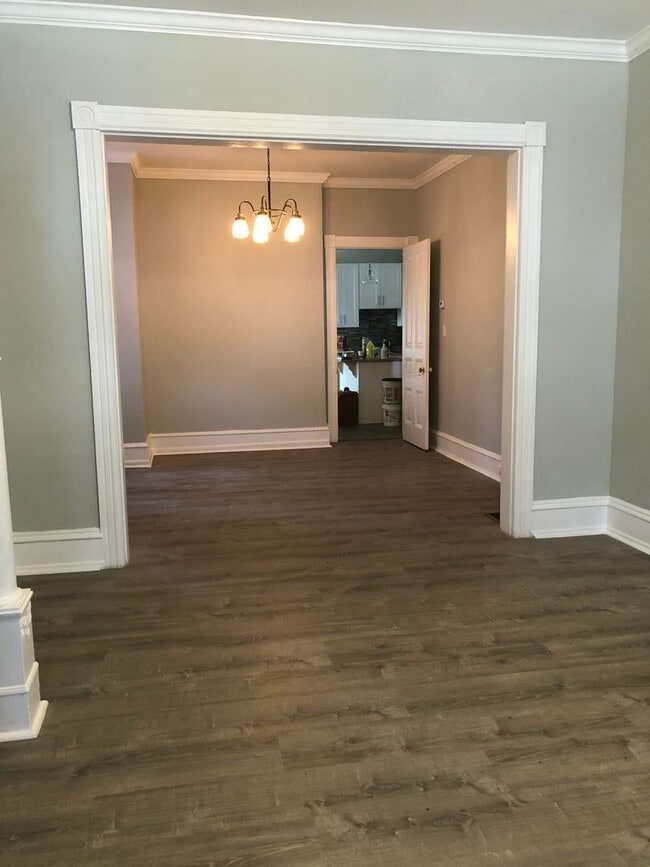 Building Photo - 212 Gay St