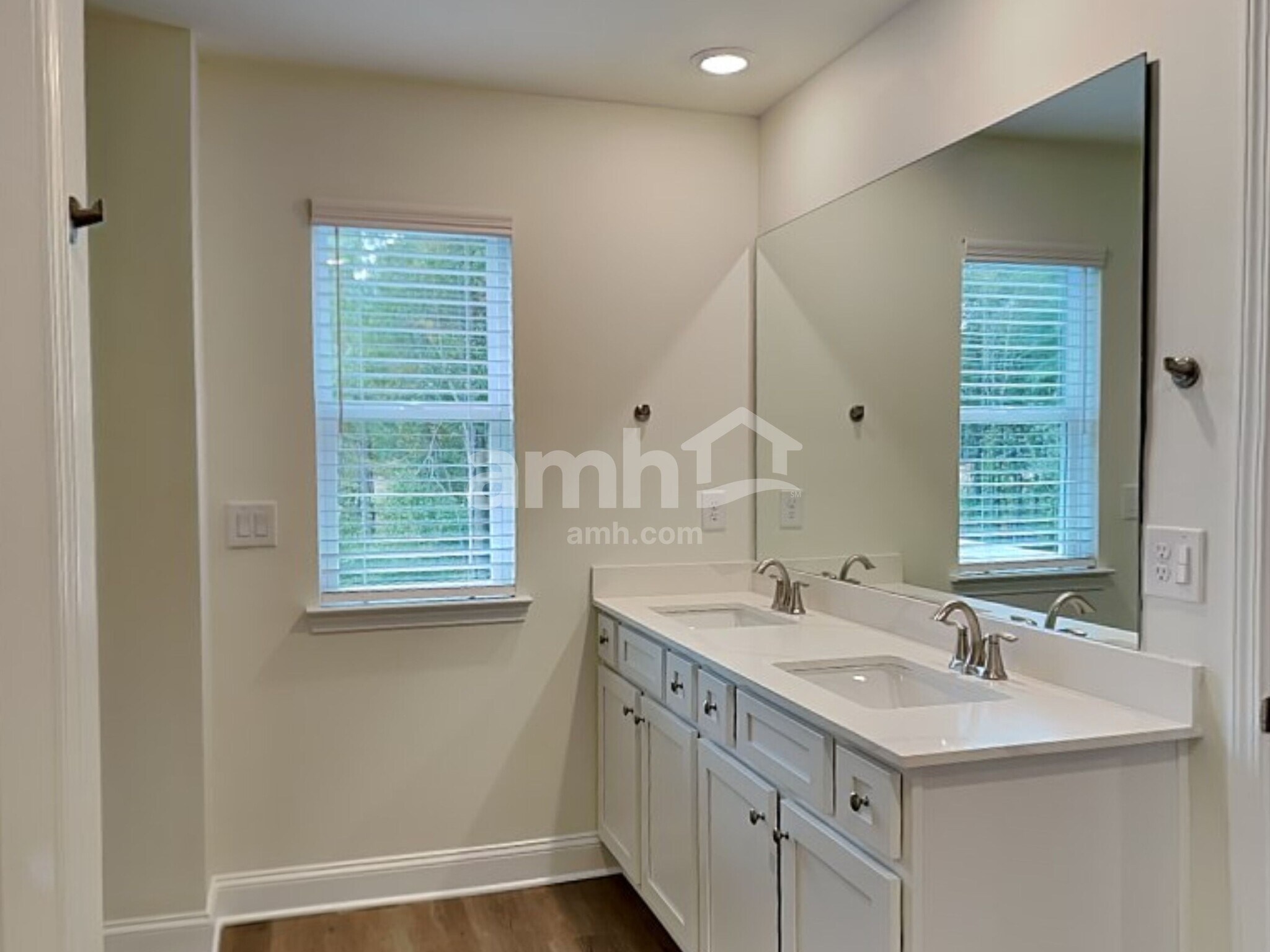 Building Photo - 820 Jubilation St