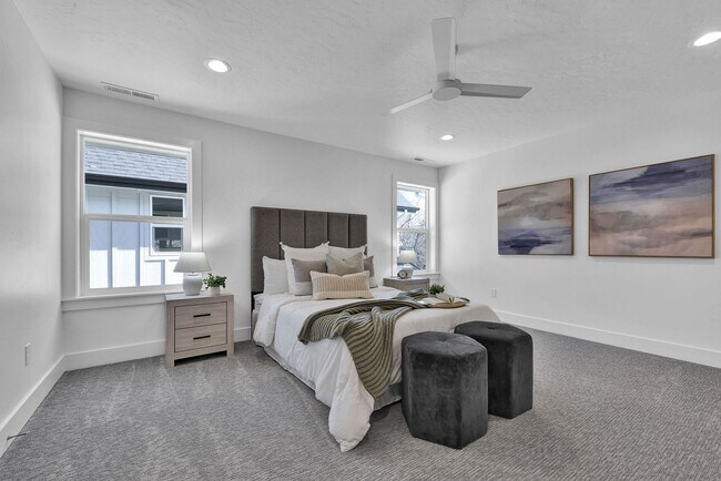 Building Photo - Modern Comfort & Rustic Charm in Prime Boi...