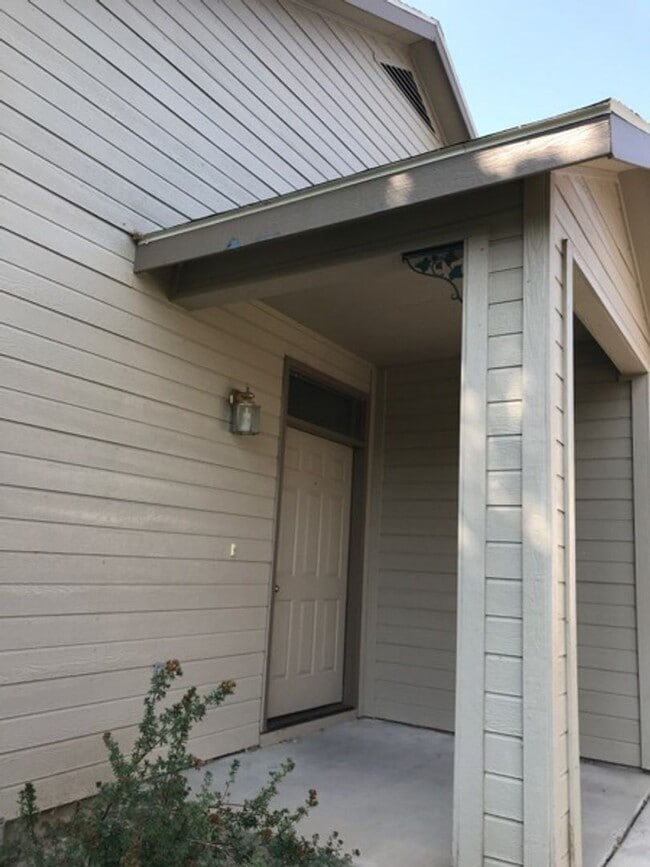 Building Photo - 602 Windemere Cir