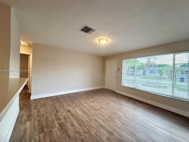 Building Photo - 2730 NE 9th Terrace