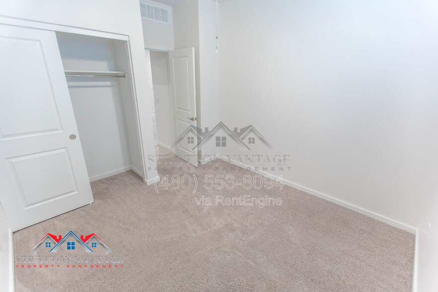 Building Photo - 2898 Kim Dr