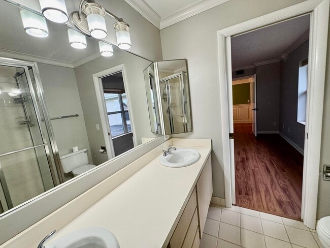 Building Photo - 2813 SW Lakemont Pl