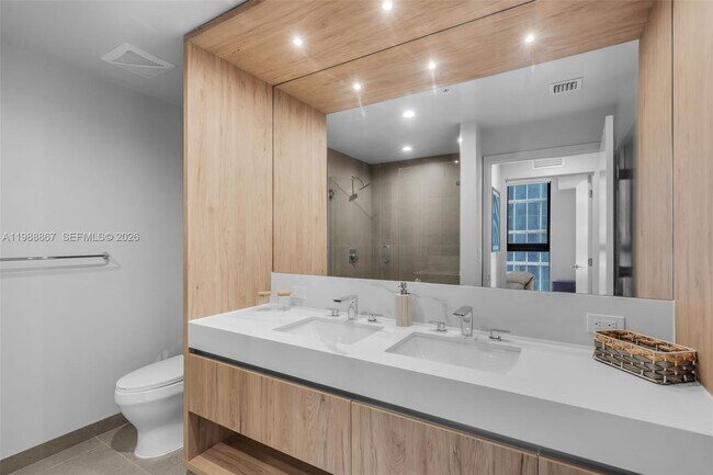 Building Photo - 601 N Miami Ave