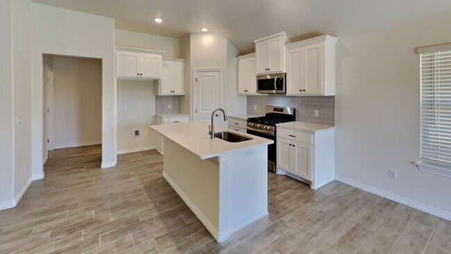 Building Photo - Brand new 2 bed 2 bath home in Edmond schools.