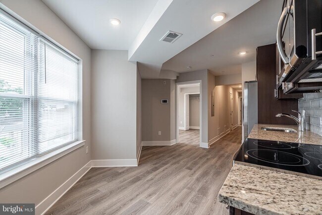 Building Photo - 421 N 39th St