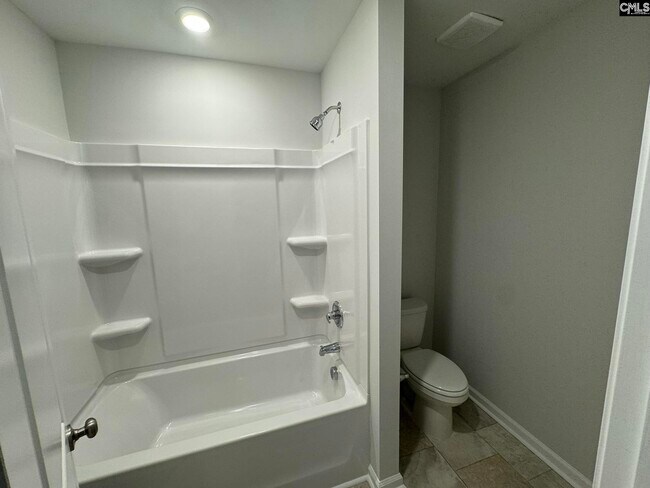Building Photo - 3062 Hallsdale Dr
