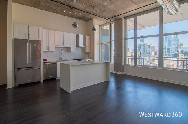 Primary Photo - 50 E 16th St