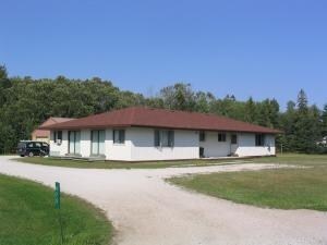 Primary Photo - 475 E Circle Dr