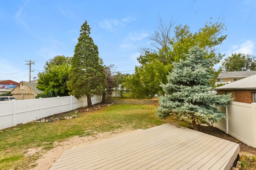 Building Photo - 4778 S Hanauer St