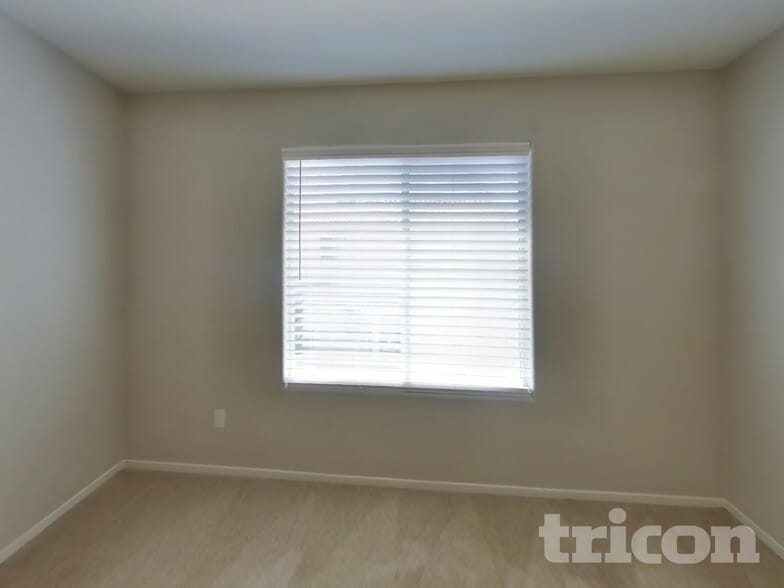 Building Photo - 7900 Hornbeam Ct