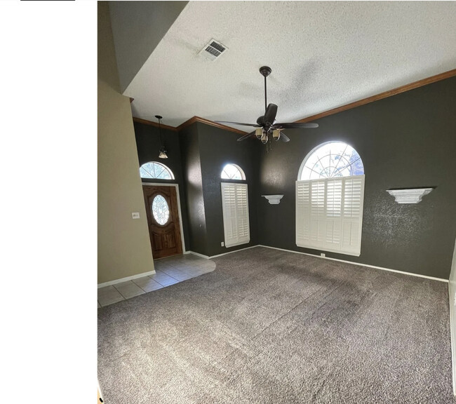 Building Photo - 4912 Oldfield Dr
