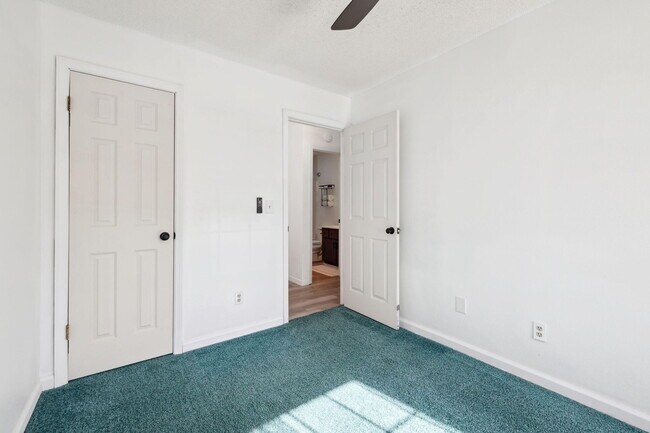 Building Photo - 1517 Kruse Dr