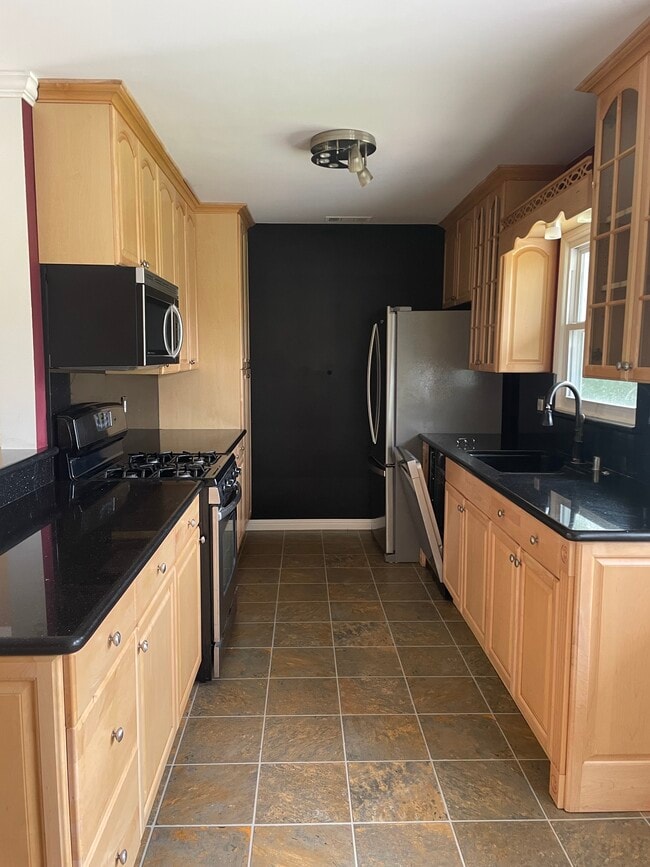 Building Photo - 3757 Ardilla Rd