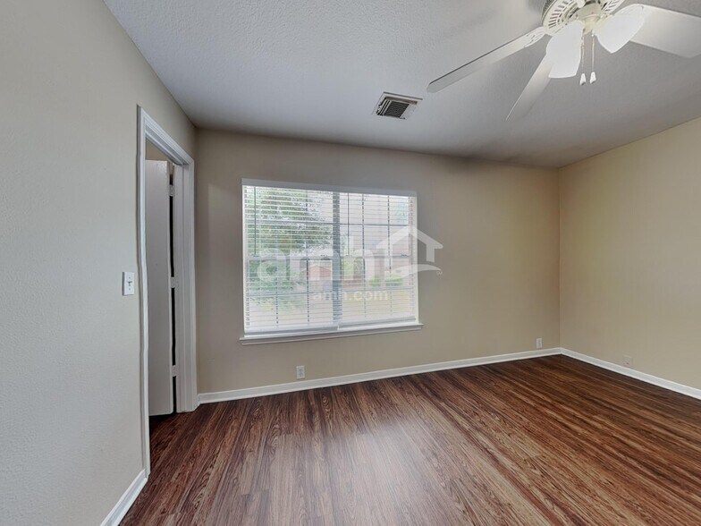 Building Photo - 651 Cypresswood Ter