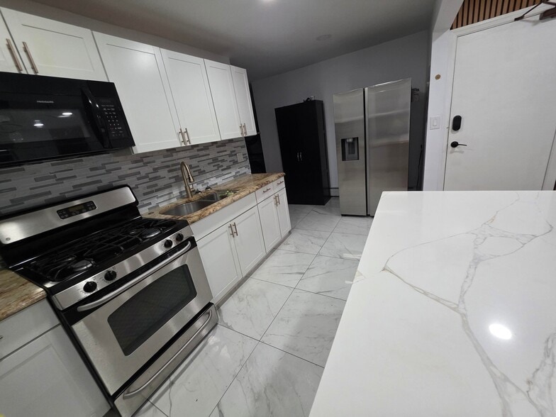 Building Photo - 478 Fabyan Pl