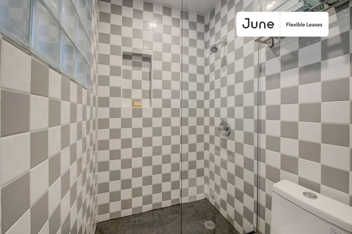 Building Photo - Tranquil ROOM at The Maison Suydam