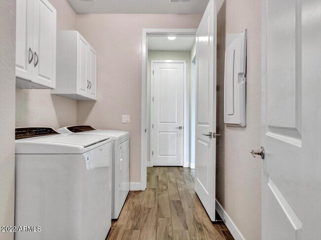 Building Photo - 12295 N 145th Ave