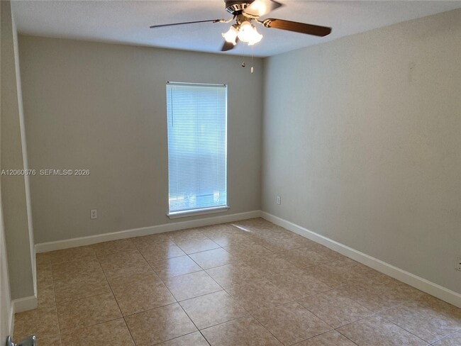 Building Photo - 755 Riverside Dr