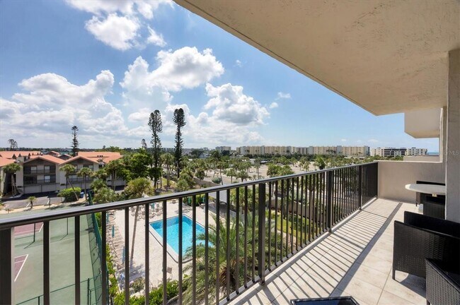 Building Photo - 1055 S Beach Rd