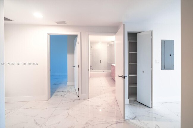 Building Photo - 16385 Biscayne Blvd