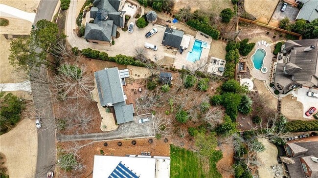 Building Photo - 800 Glenairy Dr NE