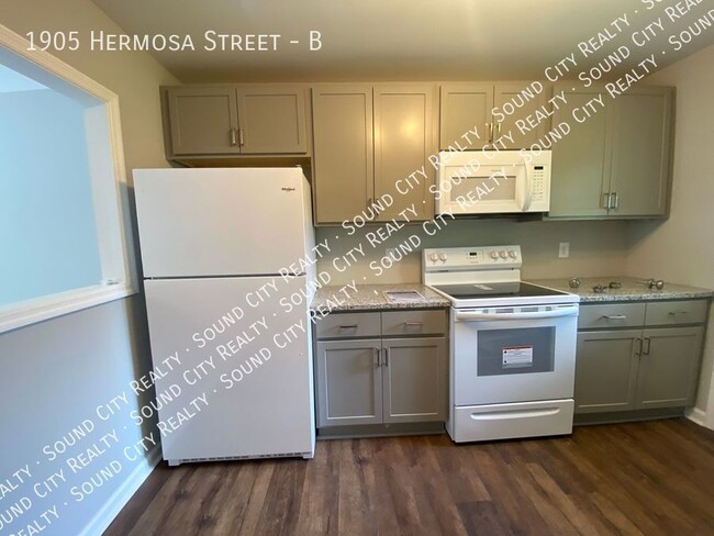 Building Photo - 2BR walk to Meharry Medical College or Fis...