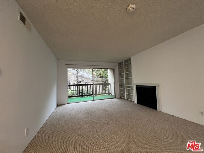 Building Photo - 1115 Raintree Cir