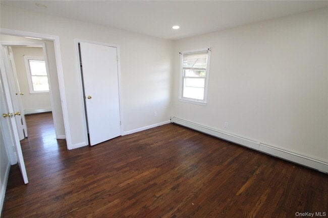 Building Photo - 523 Hawthorne Ave