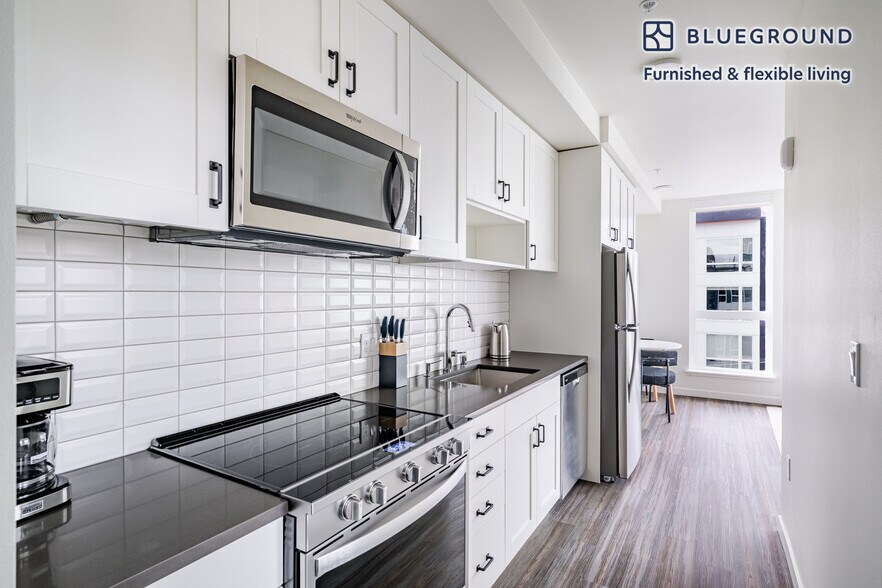 Building Photo - 1000 E Yesler Wy
