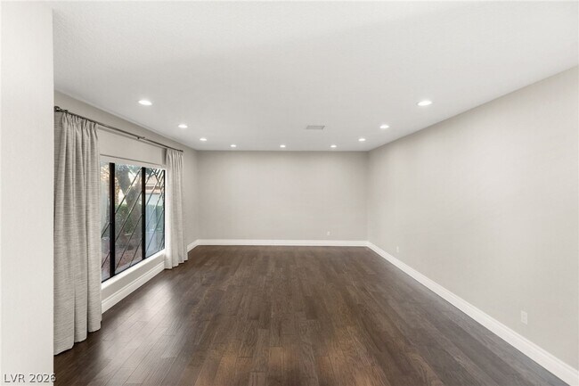 Building Photo - 13 Dovetail Cir