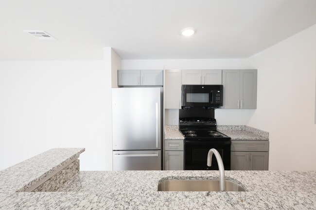 Building Photo - Dunhill Flats