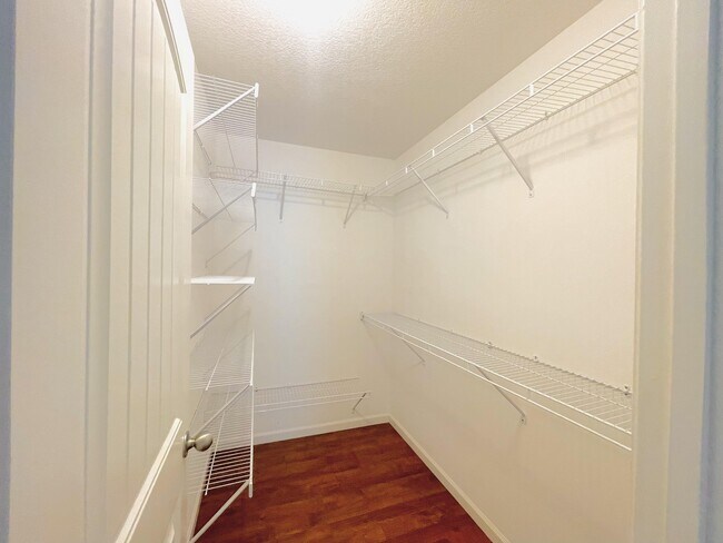 Building Photo - 1020 Saint Charles Way