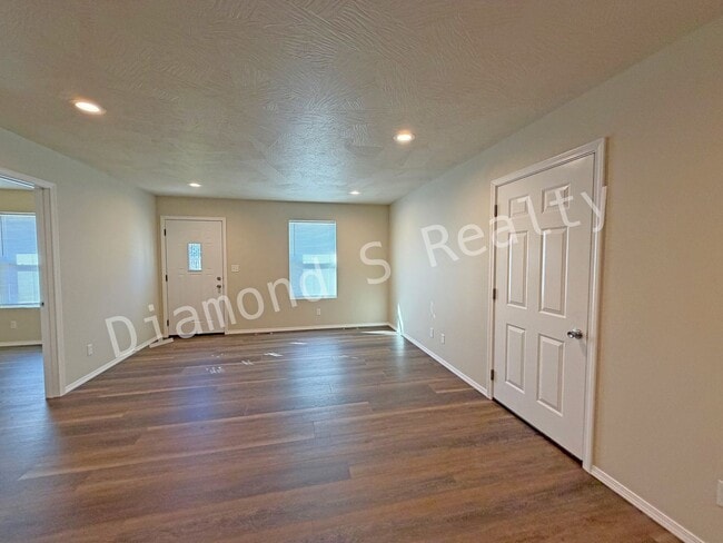 Building Photo - **MOVE IN SPECIAL!** Brand New Build - Conveniently Located near National and Kearney