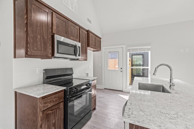 Building Photo - 20048 County Rd 4118