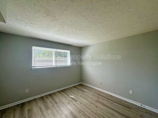 Building Photo - 205 Sunn Aire Ct