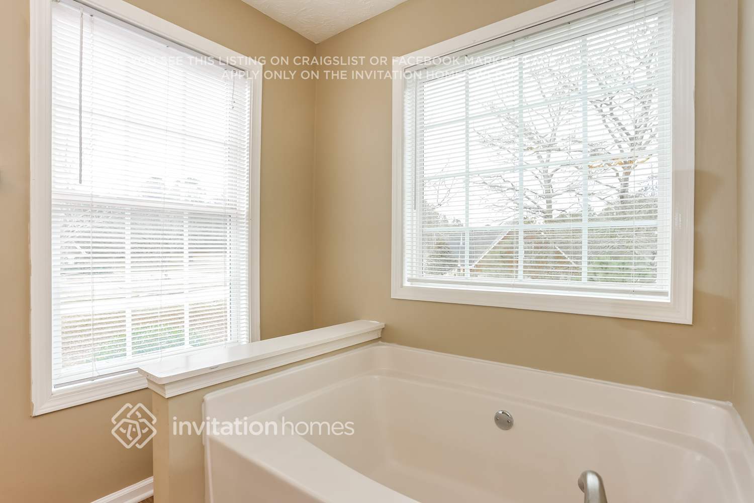 Building Photo - 225 Hedgewood Dr