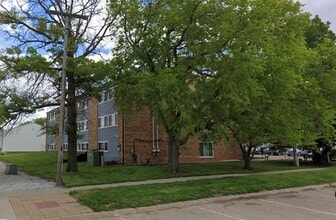 Building Photo - 123 S 11th St