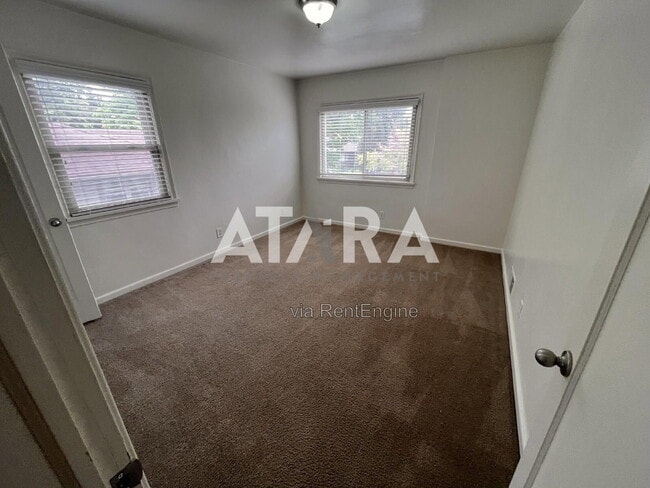Building Photo - 1335 Thornton Ave