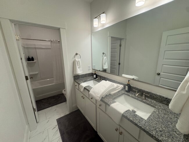 Building Photo - 190 Fritz Mar Ln