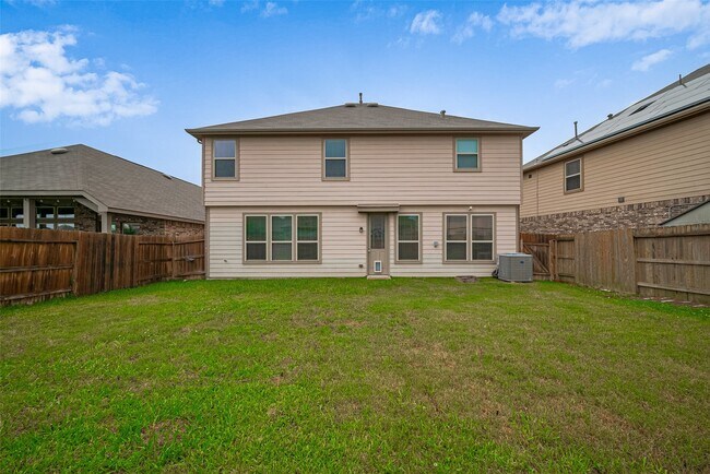 Building Photo - 5011 Pine Ridge Knoll Ct