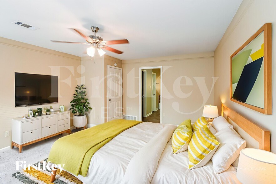 Building Photo - 4957 Barrington Cove