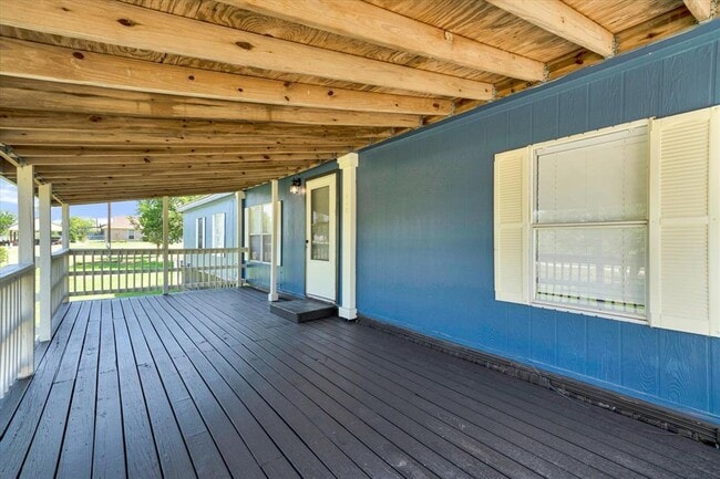 Building Photo - 1005 Monte Vista Dr