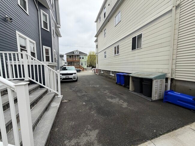 Building Photo - 35-37 John St