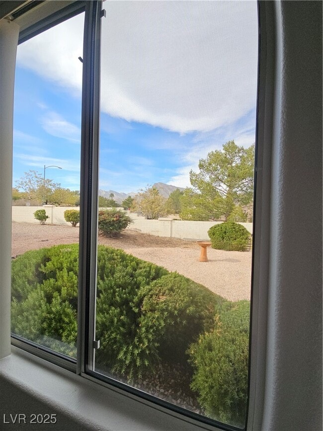 Building Photo - 2833 Vista Butte Dr